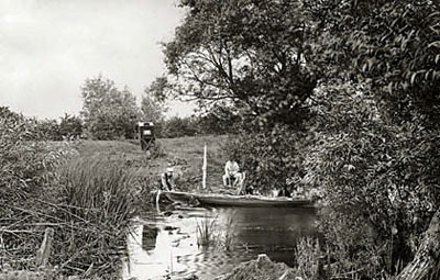 Henry Taunt at Ham Weir c1860-1865, reproduced by permission of Oxfordshire County Council COS995.51.7