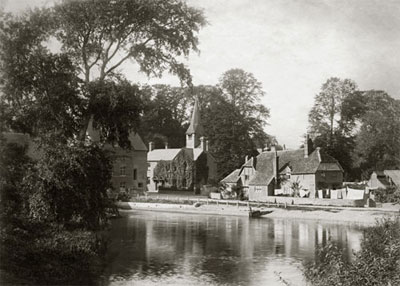 Whitchurch then, photograph by Henry Taunt, reproduced by permission of Oxfordshire County Council HT05142